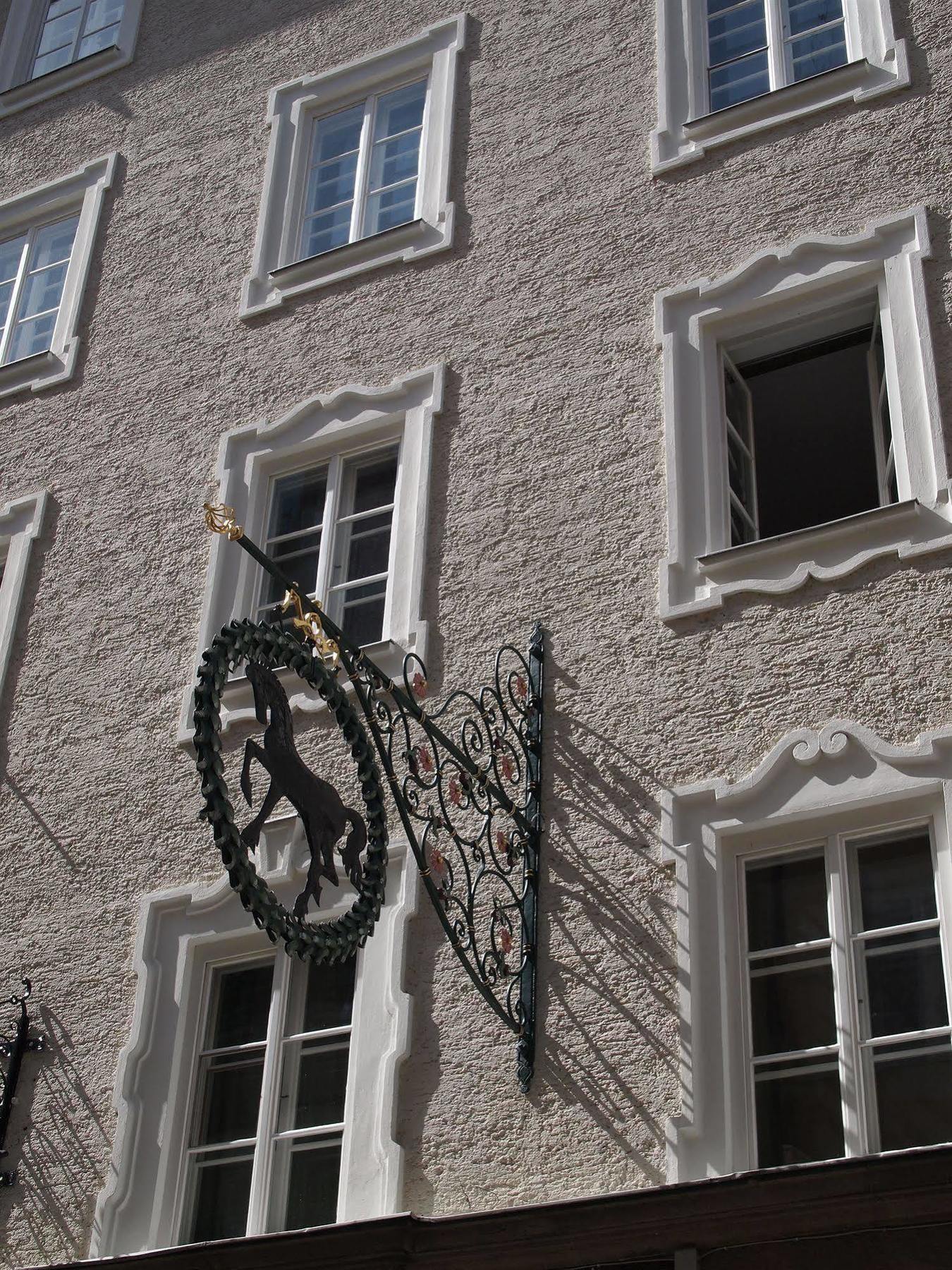 Hotel Schwarzes Roessl Salzburg Exteriör bild